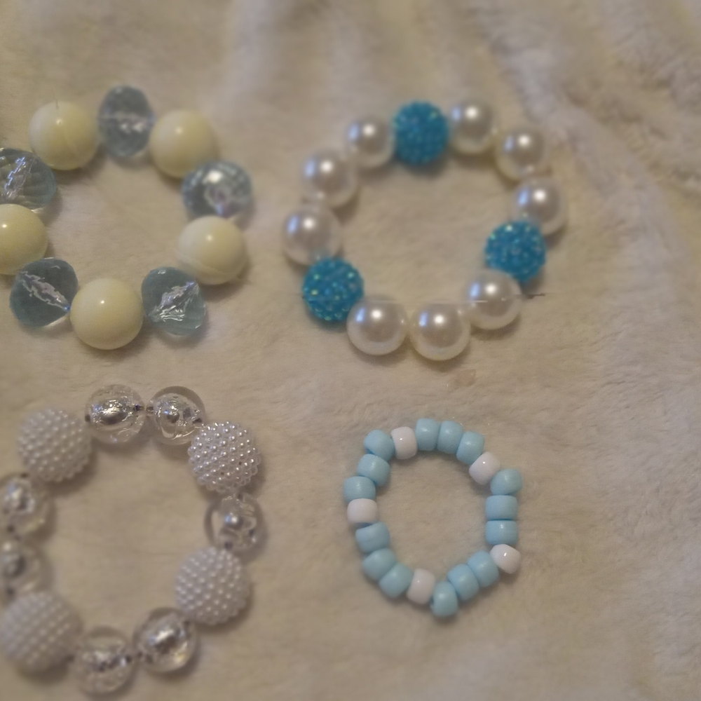 Elegant Beaded Bracelet Set - Blue, White, Cream